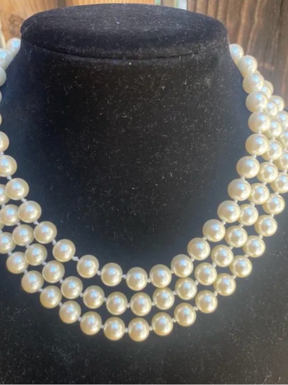 Vintage Carolee 3 Strand Faux Pearl Choker Necklace Emerald Clasp - Picture 2 of 9
